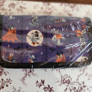 Harveys Seatbelt Bags Disney Mickey and Friends Halloween Classic Wallet